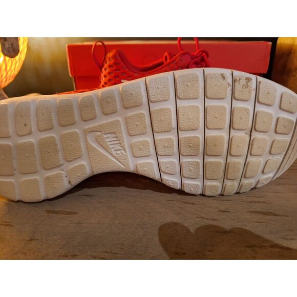 Nike Roshe One Flight Red Size 5.5 Youth 705485-601 - Picture 9 of 11